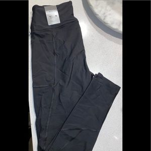 Victoria’s Secret total knockout legging